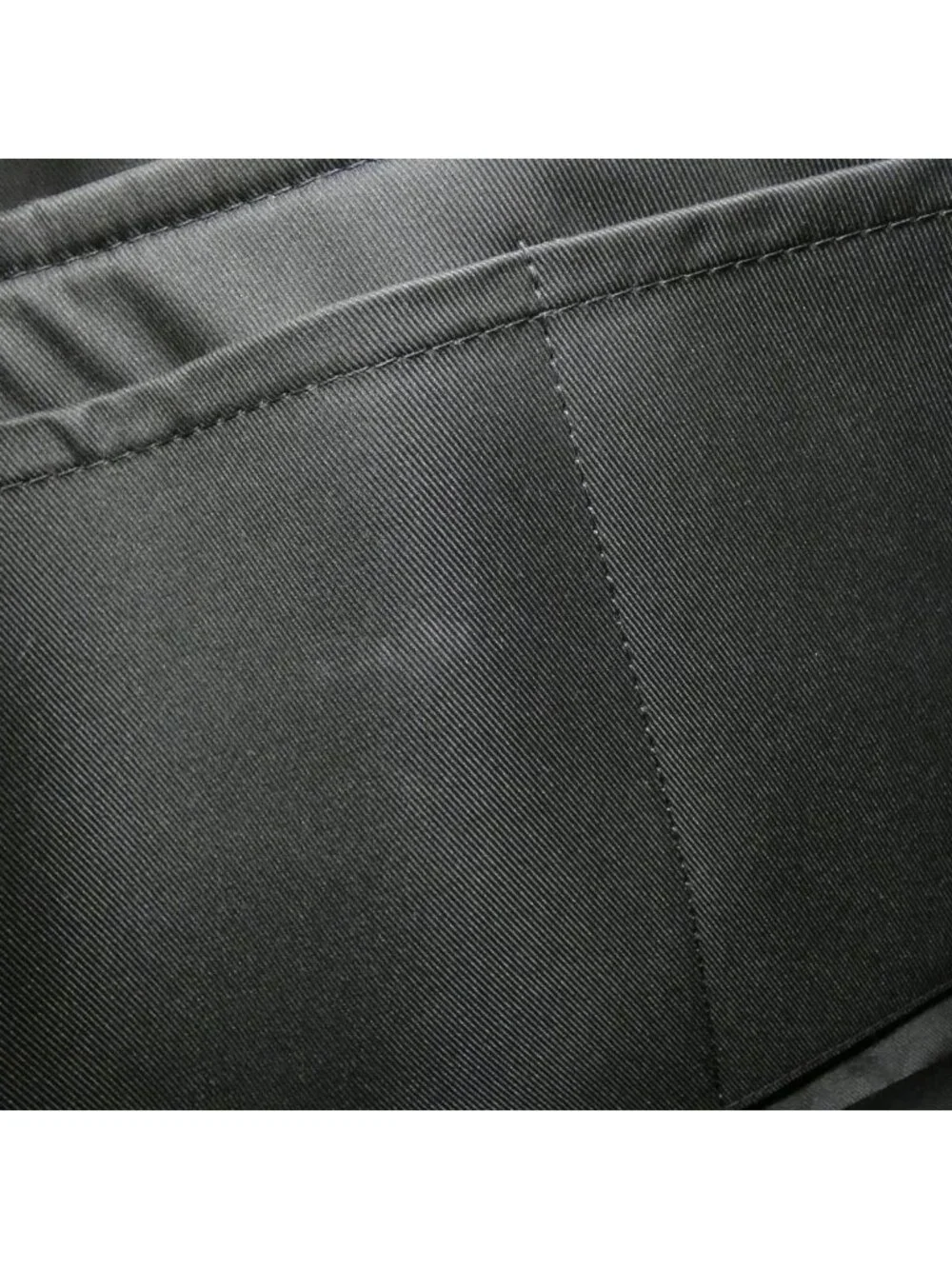 Louis Vuitton Taiga Porte Document Voyage